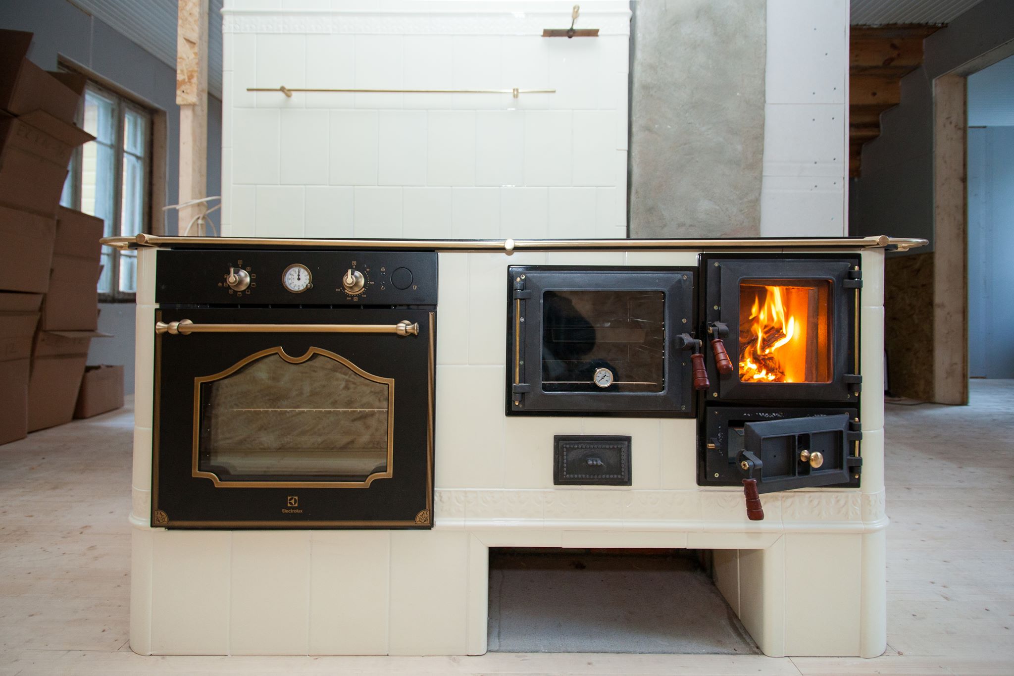 Hearth glassdoor with grate and ash-box wooden handles