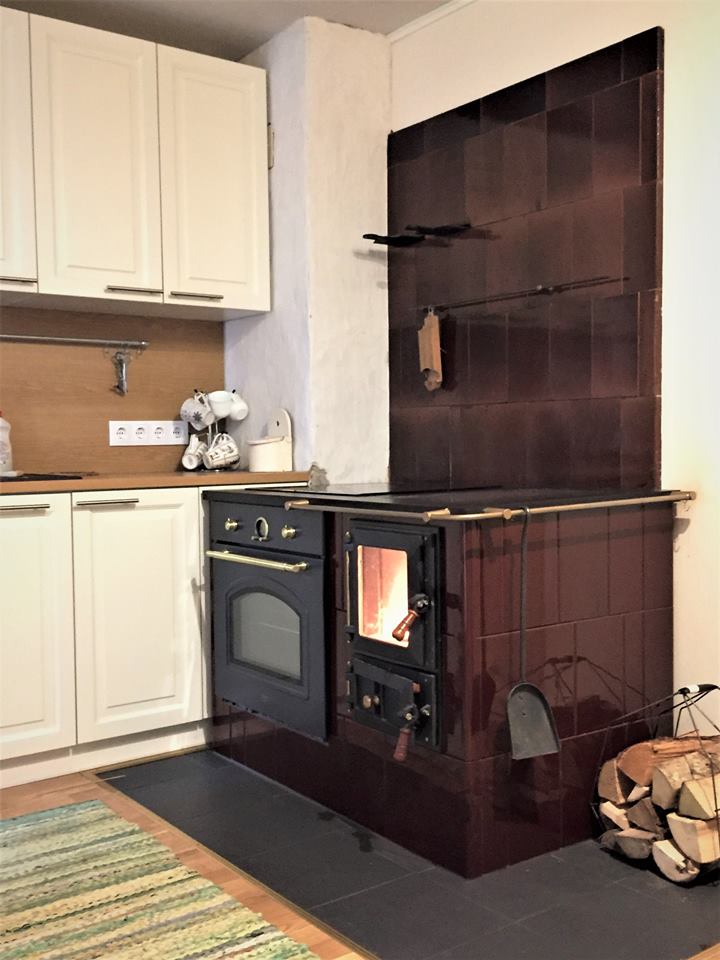 Hearth glassdoor with grate and ash-box wooden handles